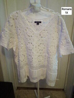 Roman's short sleeve crochet top